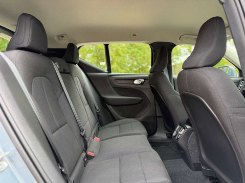 Volvo XC40 1.5 XC40 Momentum Core T2 5dr 23