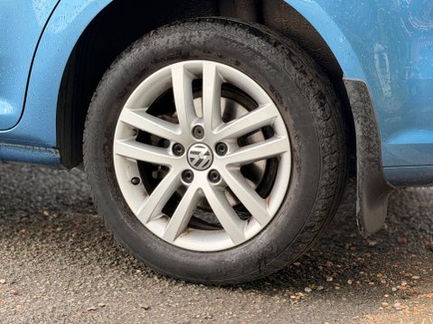 Volkswagen Touran 1.6 TDI BlueMotion Tech SE DSG Euro 5 (s/s) 5dr 17