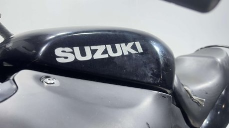 Suzuki GSX GSX750F 2000 31K RUNNING SPARES OR REPAIR PROJECT BIKE 750CC SPORTS TOURER 18