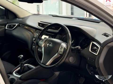 Nissan Qashqai 1.2 DIG-T N-Connecta 2WD Euro 6 (s/s) 5dr 73