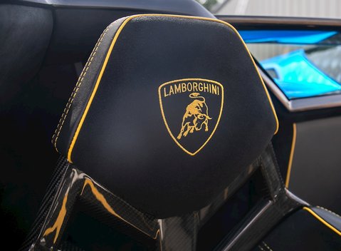 Lamborghini Aventador SV LP750-4 Roadster 22
