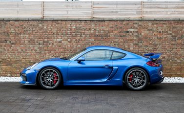 Porsche Cayman GT4 2