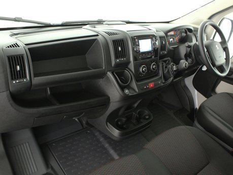 Peugeot Boxer 2.2 BlueHDi L3H2 Professional Premium+ 140ps 9
