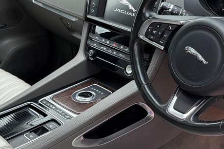 Jaguar F-Pace I PORTFOLIO AWD 21