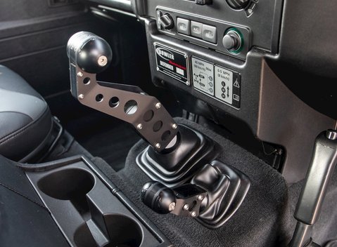 Land Rover Defender 90 XS Bowler 18