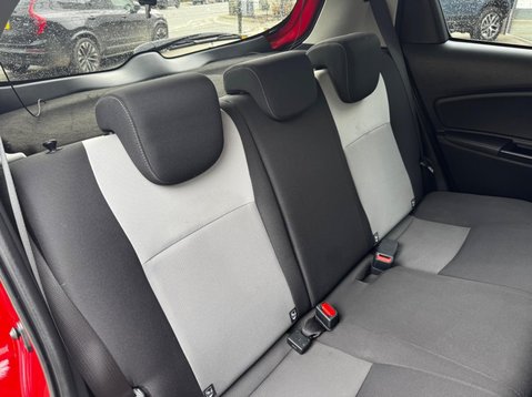 Toyota Yaris VVT-I DESIGN 63