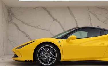 Ferrari F8 Tributo 30