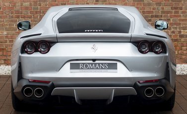 Ferrari 812 Superfast 5