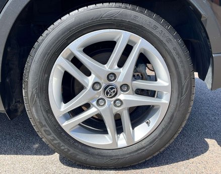 Toyota C-HR 1.8 C-HR Icon HEV CVT 5dr 13