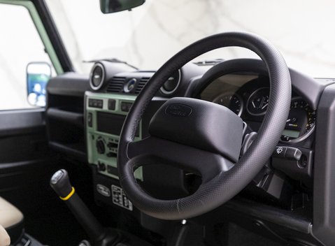 Land Rover Defender 90 Heritage Hard Top 9