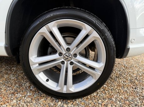 Volkswagen Tiguan 2.0 TDI BlueMotion Tech R-Line Edition DSG 4WD Euro 6 (s/s) 5dr 14