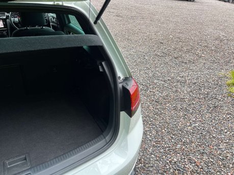 Volkswagen Golf 2.0 Golf R TSi 4Motion Semi-Auto 4WD 5dr 46