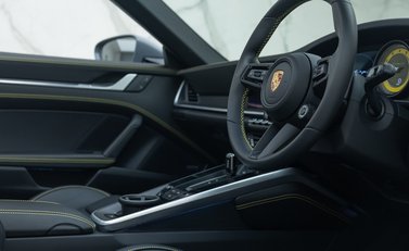 Porsche 911 Turbo S CABRIOLET (992) 16