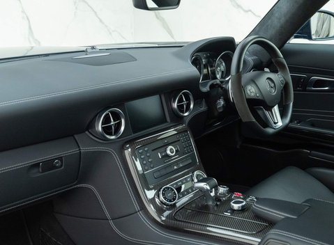 Mercedes-Benz SLS AMG 16