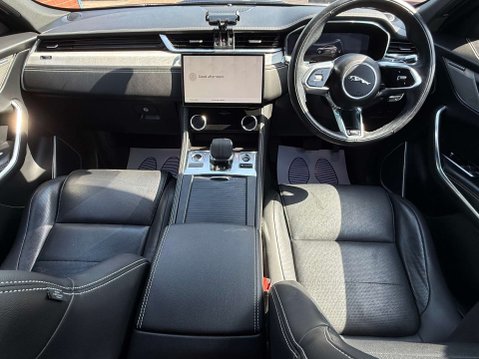 Jaguar F-Pace 2.0 D200 MHEV R-Dynamic SE SUV 5dr Diesel Auto AWD Euro 6 (s/s) (204 ps) 46