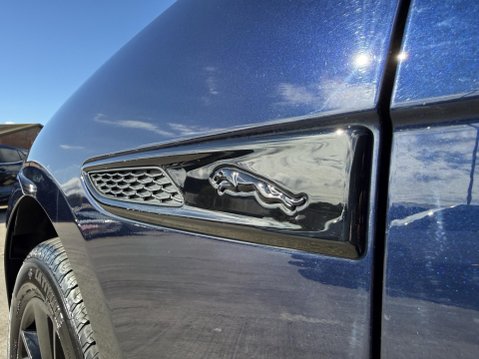 Jaguar F-Pace 2.0 D200 MHEV R-Dynamic Black SUV 5dr Diesel Auto AWD Euro 6 (s/s) (204 ps) 52