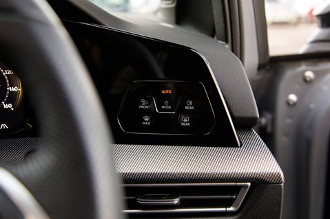 Volkswagen Golf BLACK EDITION TSI 12