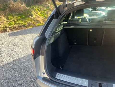 Land Rover Range Rover Velar 3.0 Range Rover Velar R-Dynamic HSE D300 Auto 4WD 5dr 39