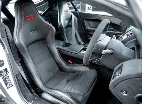 Aston Martin Vantage GT8 12