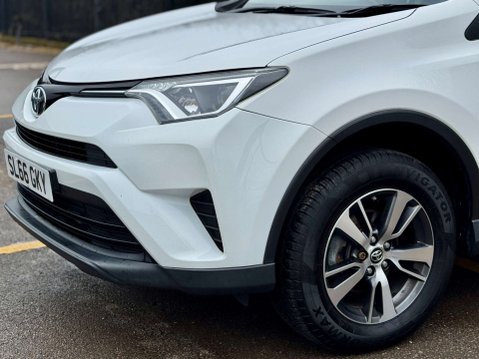 Toyota Rav4 2.0 RAV4 Active D-4D 4x2 5dr 29