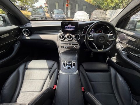 Mercedes-Benz GLC GLC 250 4MATIC AMG LINE 25