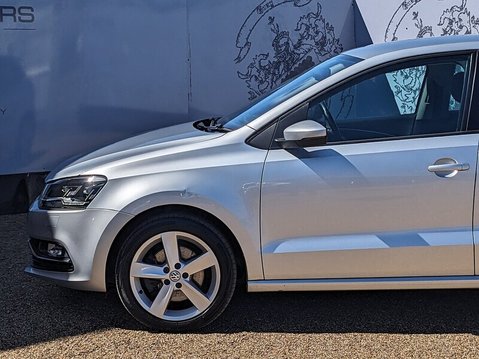 Volkswagen Polo SEL TSI DSG 5