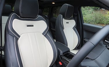 Land Rover Range Rover Evoque 2.2 SD4 Prestige Overfinch 9