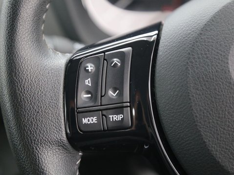 Toyota Yaris 1.5 VVT-i Icon Tech Euro 6 5dr 11