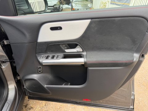 Mercedes-Benz GLA GLA 200 AMG LINE PREMIUM 38