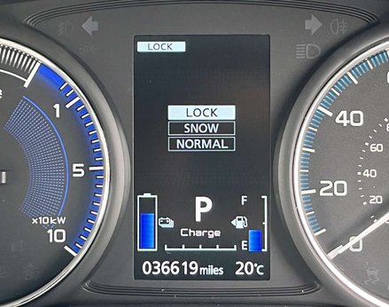 Mitsubishi Outlander 2.4 Outlander Dynamic PHEV CVT 4WD 5dr 27