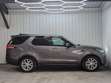 Land Rover Discovery 3.0 Discovery SE SDV6 Auto 4WD 16