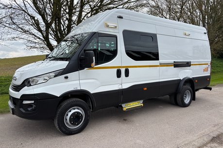 Iveco Daily 70C18V Welfare Unit - Tail Lift / Toilet / 7 Seats / Air Con