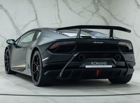 Lamborghini Huracan LP 640-4 PERFORMANTE 7