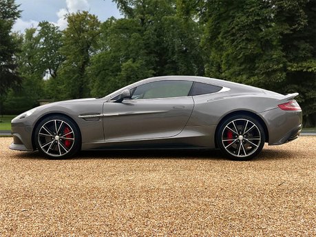 Aston Martin Vanquish V12 8