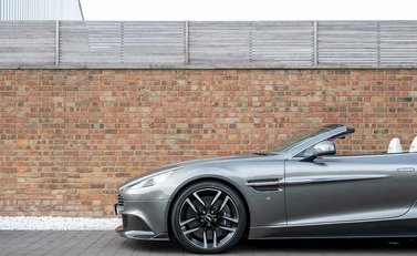 Aston Martin Vanquish S Volante 31