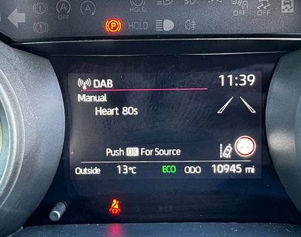 Toyota Yaris 1.5 Yaris Design HEV CVT 5dr 29