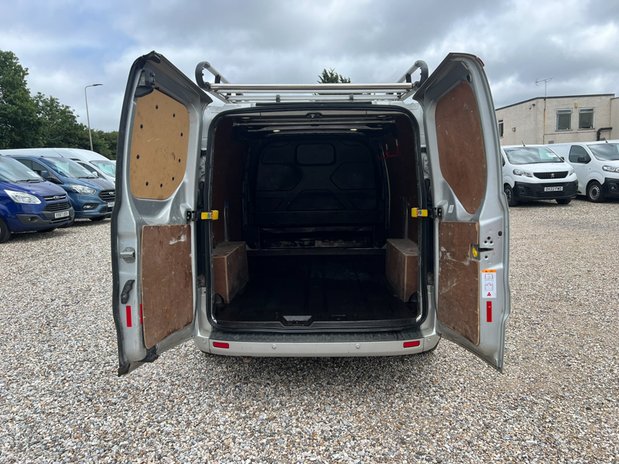 Ford Transit Custom SWB L1H1 Low Roof Limited 270 Air Con Alloys Sensors EURO 6 NO VAT 9