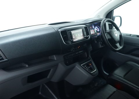 Vauxhall Vivaro 3100 75kWh Dynamic Panel Van 5dr Electric Auto L2 H1 (136 ps) 34