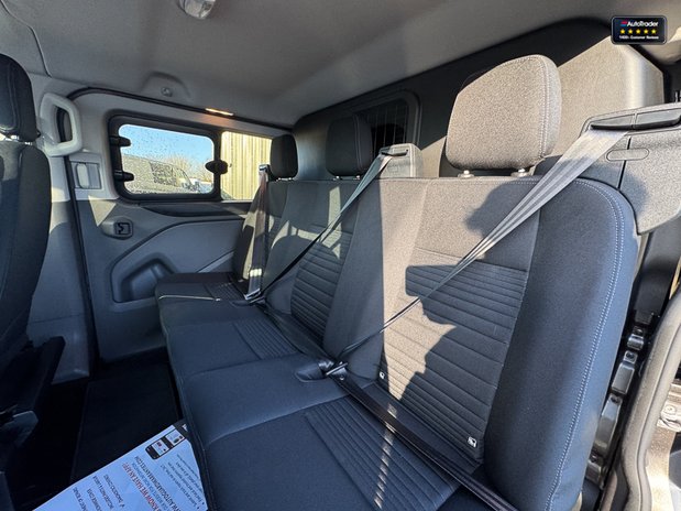 Ford Transit Custom Crew Cab [SOLD MT] AUTO 170ps LWB L2H1 Limited 300 Air Con Alloys Sensors S 12