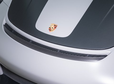 Porsche 911 GT2 RS (991) 31