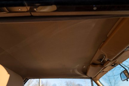 Rolls-Royce Corniche III 12