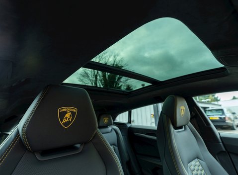 Lamborghini Urus 14