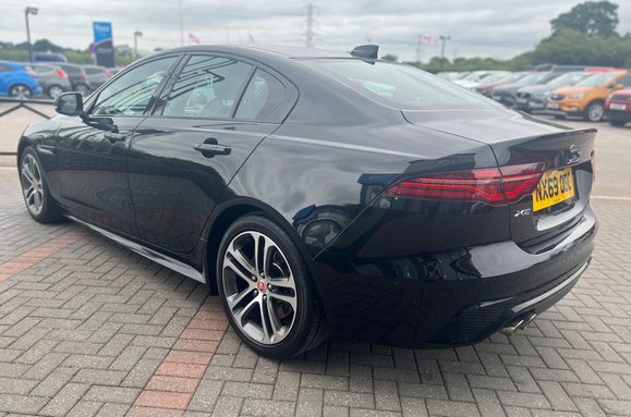 Jaguar XE R-DYNAMIC SE AUTO 9