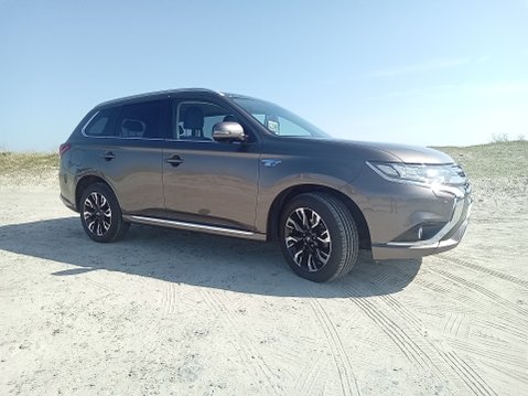 Mitsubishi Outlander 2.2D Ultimate SUV 5dr Diesel T-Tronic 4WD Euro 6 (181 ps) 1