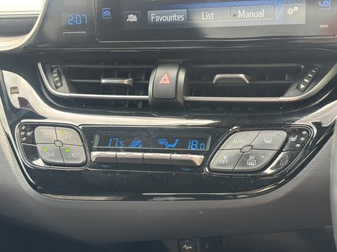 Toyota C-HR 1.8 VVT-h Dynamic SUV 5dr Petrol Hybrid CVT Euro 6 (s/s) (122 ps) 25