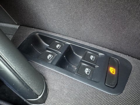 Volkswagen Golf 1.2 TSI BlueMotion Tech S Euro 5 (s/s) 5dr 28