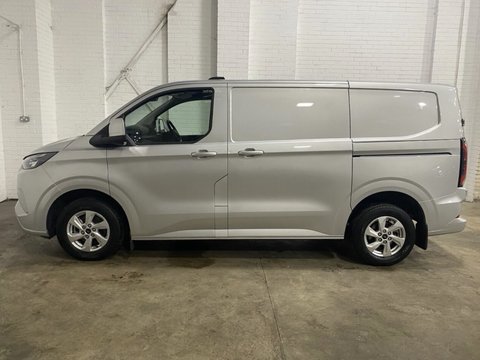 Ford Transit Custom 320 LIMITED L1H1 P/V 10