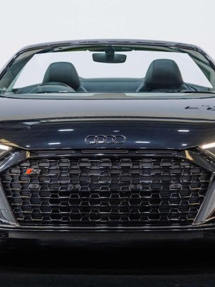 Audi R8 5.2 FSI V10 Spyder 2dr Petrol S Tronic quattro Euro 6 (s/s) (570 ps) 1