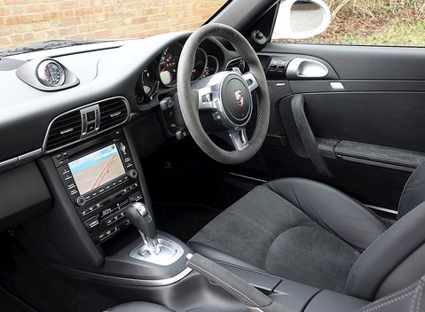 Porsche 911 (997) Carrera 4 GTS 7