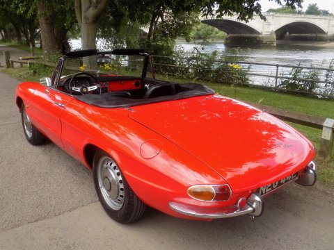 Alfa Romeo Spider 1600 Duetto 2